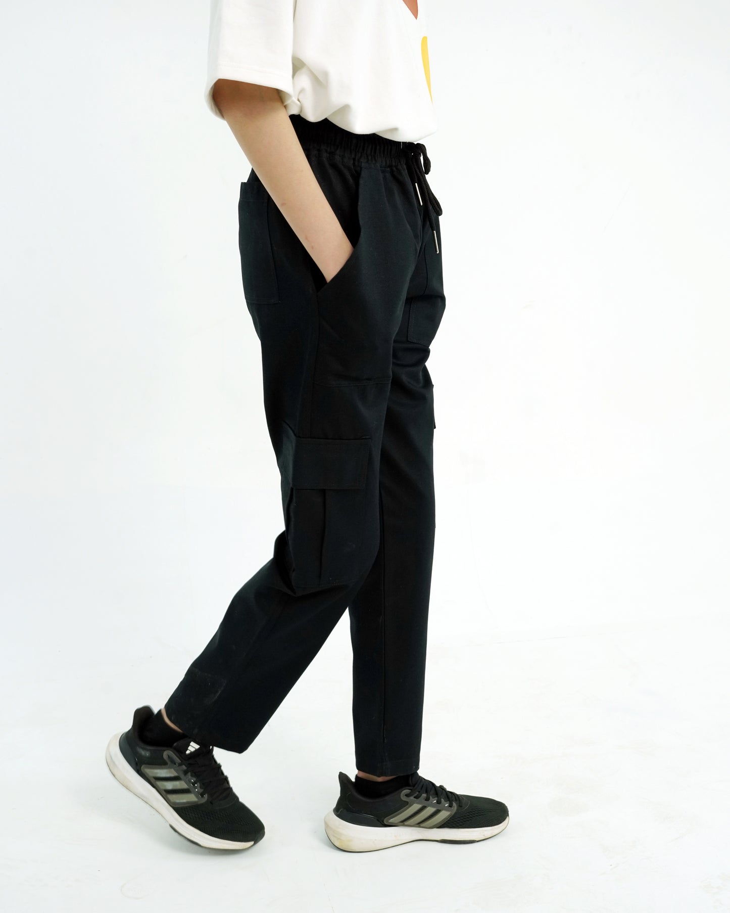 Black VI Cargo Trouser
