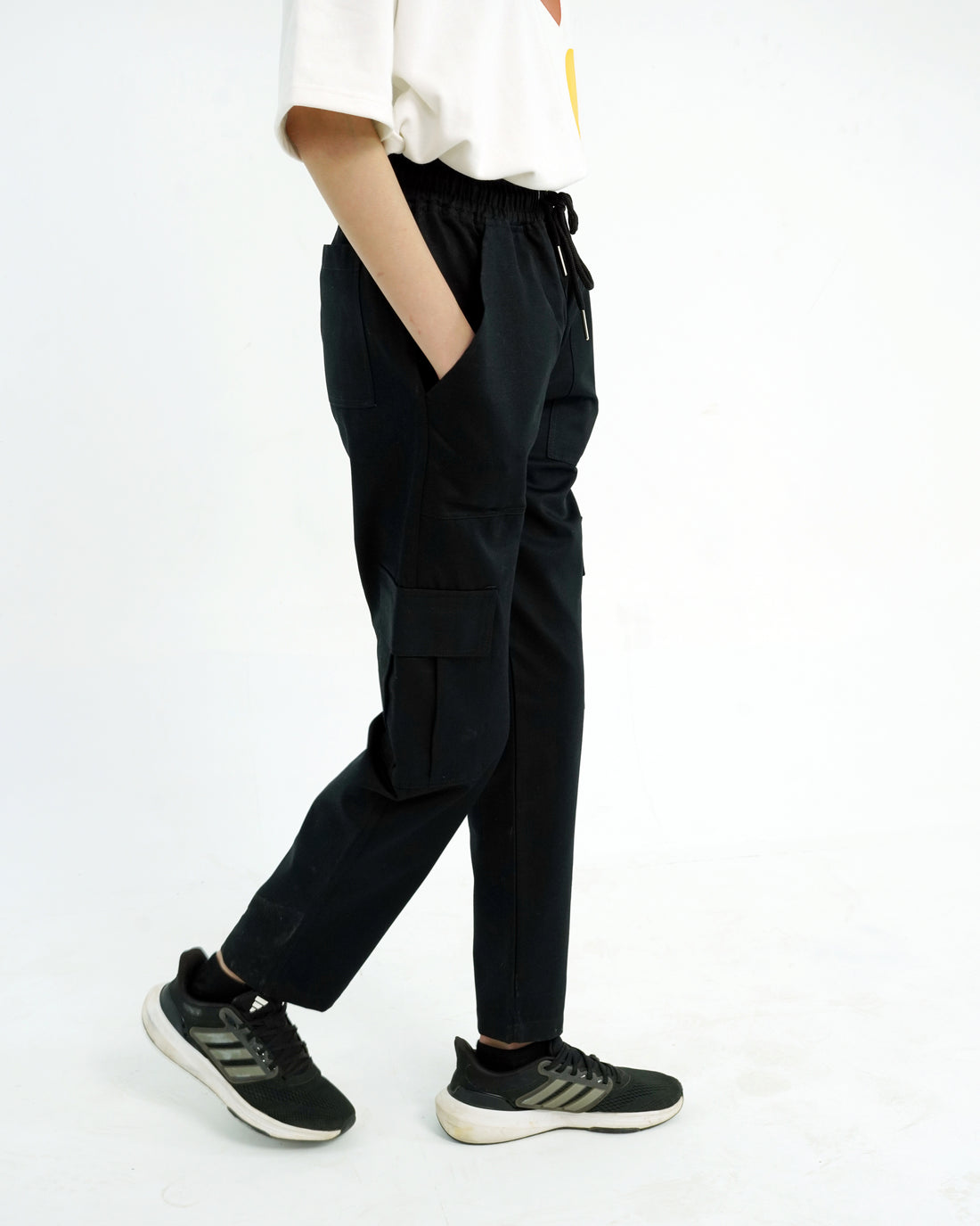Black VI Cargo Trouser