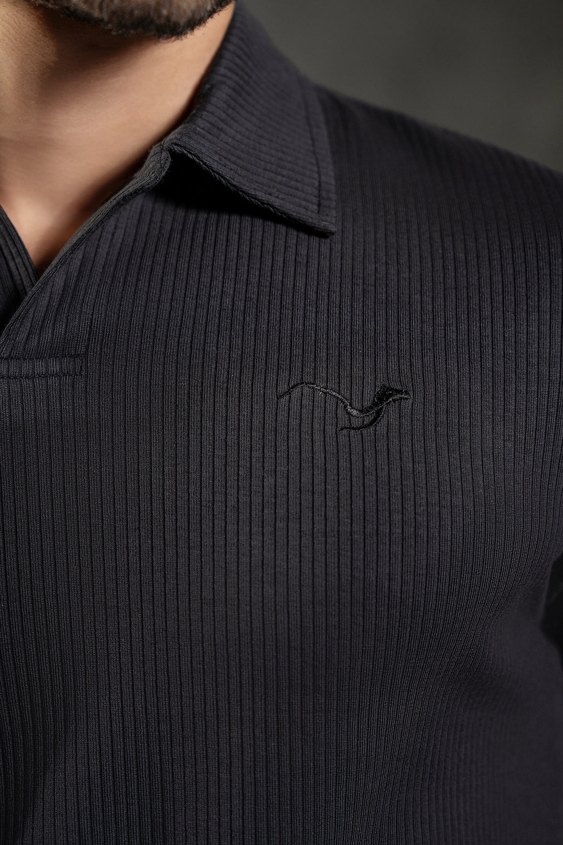 CHARCOAL BLACK NEEDLE DROP POLO